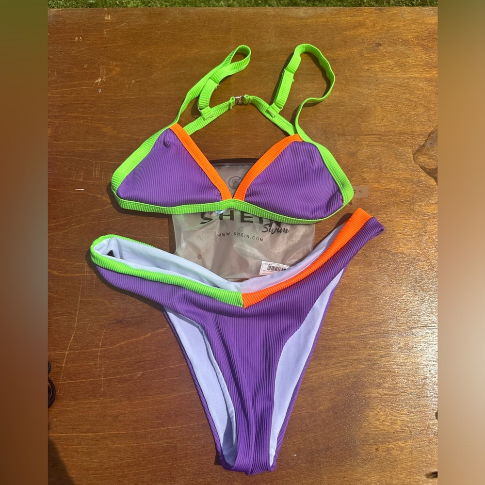 Women’s bathing suit